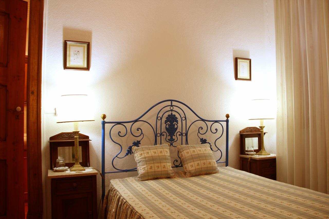 Villa A Tejada Ortiga Esterno foto